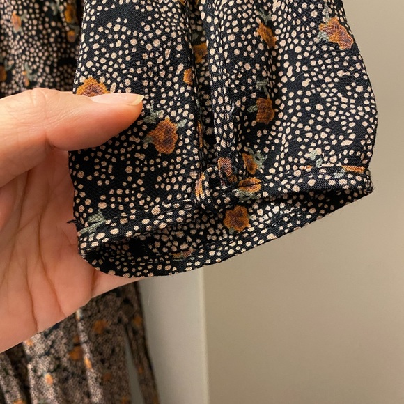 Super comfortable jumpsuit perfect for brunch or day out! - Picture 4 of 5